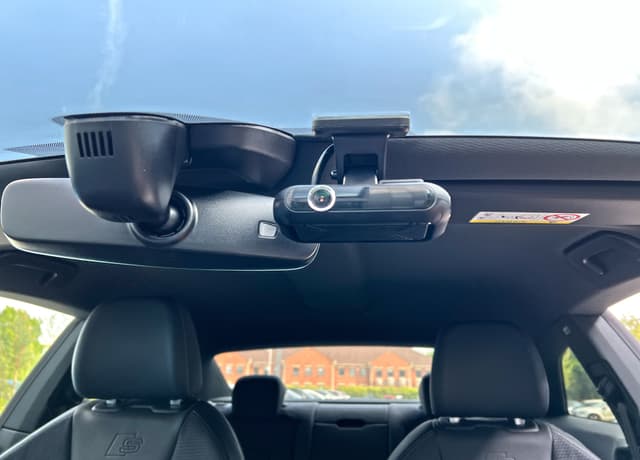 Hard-Wired Dash Cams for Companies and Fleets | Radius