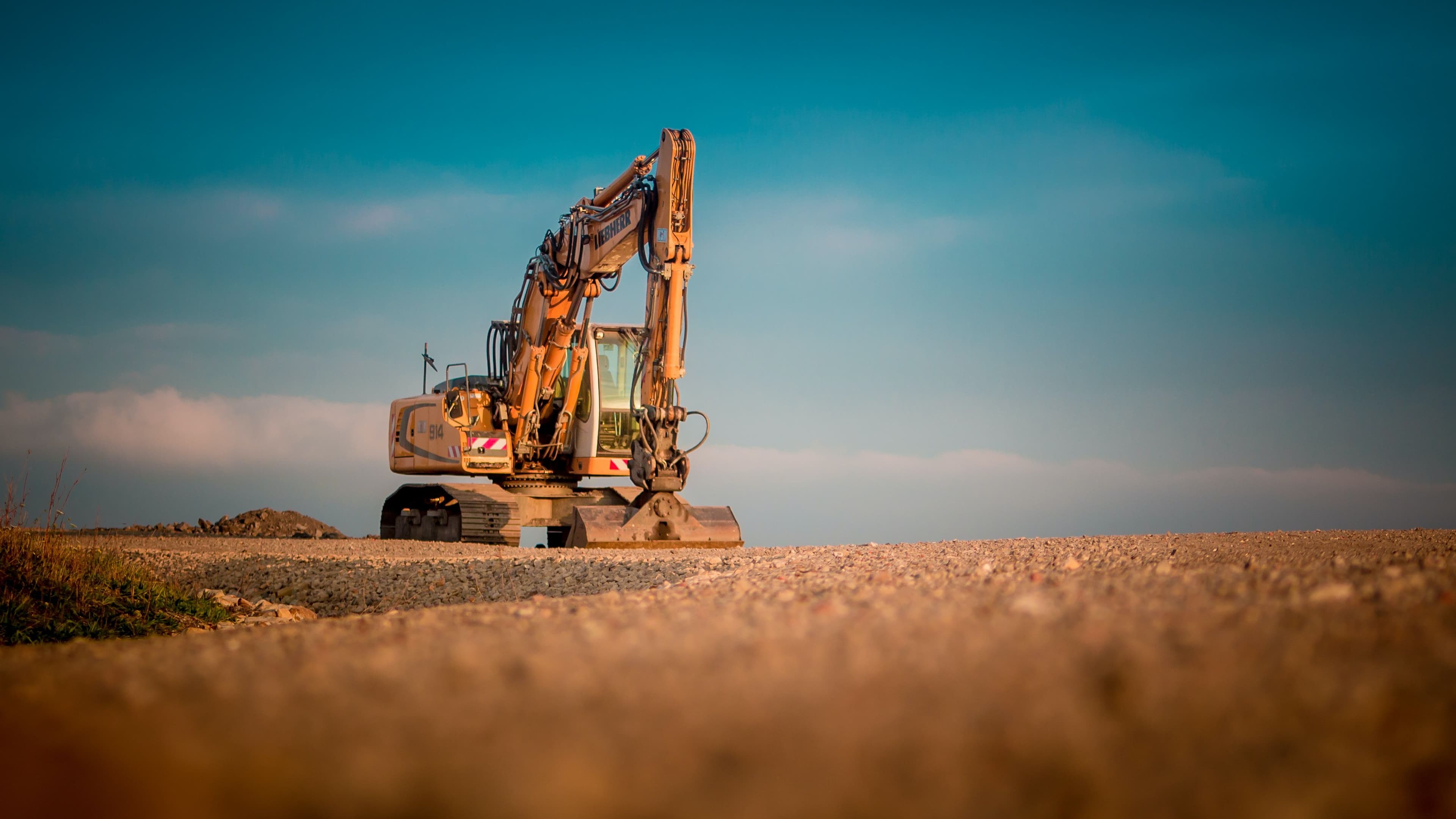 Stationary excavator