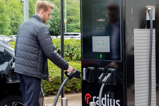How to use a fuel & EV charge card | Radius